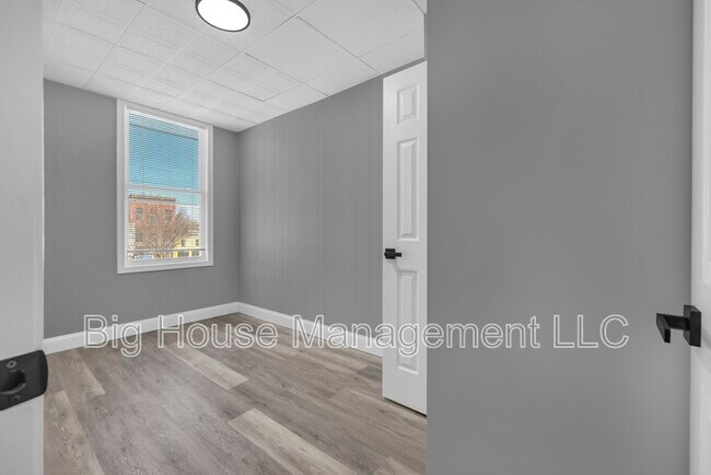 Photo - 1725 Hollins St Unit 3