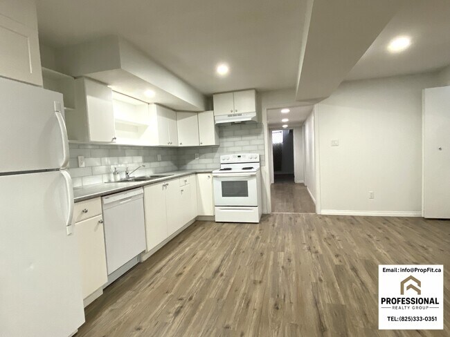 Photo - 10315 157 St NW