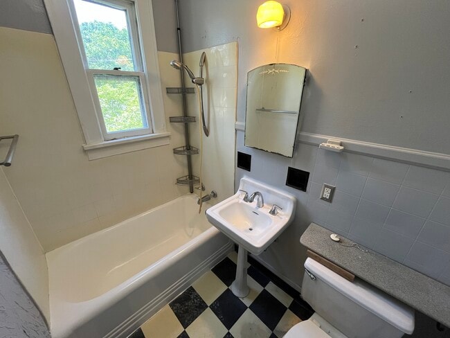 Photo - 428 Delaware St