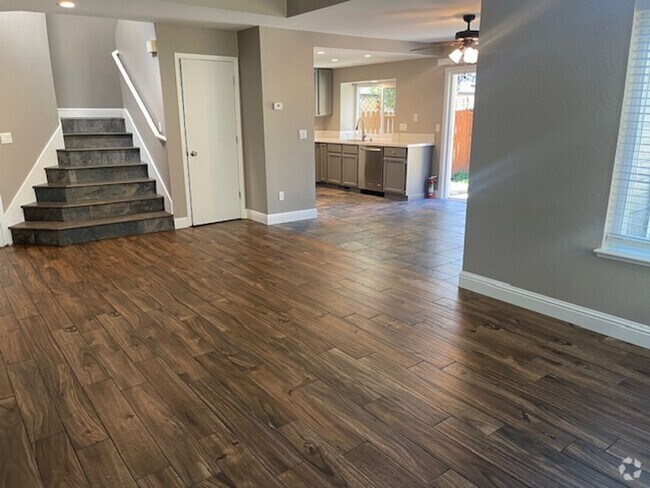 Building Photo - COMING SOON! Beautiful Home with Stunning ...