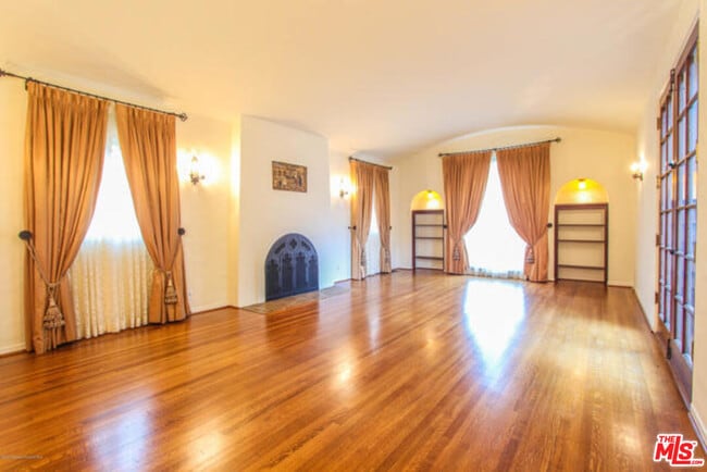 Photo - 440 Spencer St