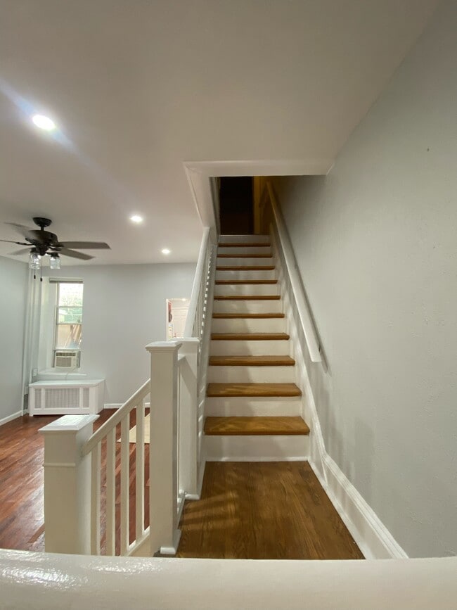 Building Photo - 3783 Cresson St Rental