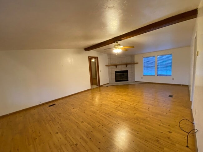 Photo - 3 Bedroom, 2 Bath home just outside of Liv...