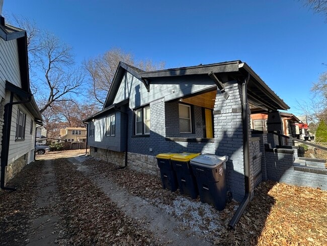 Photo - 5414 Brooklyn Ave