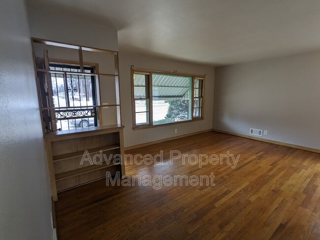 Photo - 6215 W Keefe Ave Pkwy