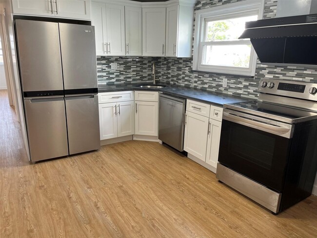 Building Photo - 117 Evergreen Ave Rental