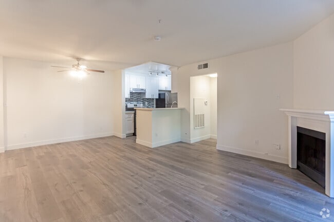 2BR,2BA-1,000SF- Living Room