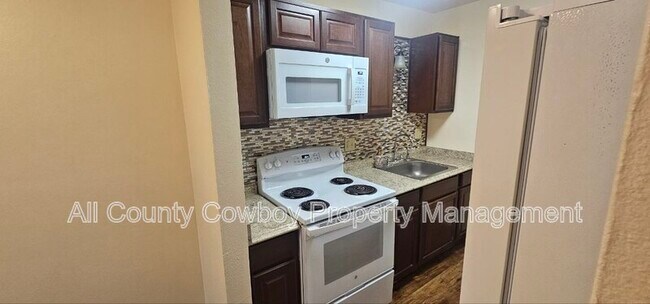 Photo - 126 S Cribbon Ave