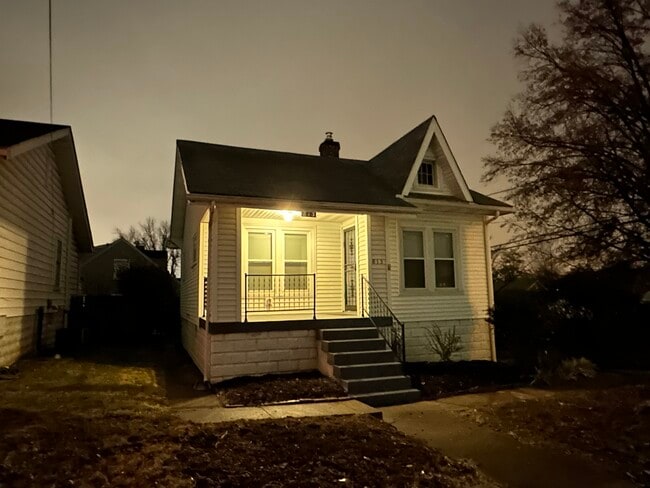 Photo - 813 Reading Rd