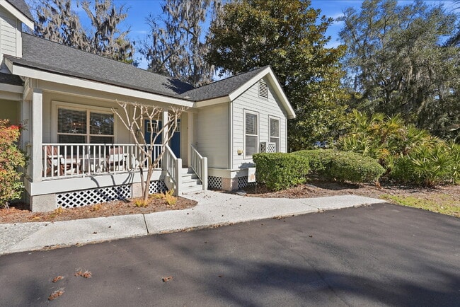 Photo - "Coastal Comfort Awaits: Spacious 2-Bed, 2-Bath Furnished Condo in Shipyard on Hilton Head Island!" Unidad 19