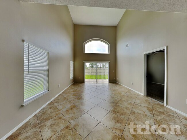 1708 Meadow Pond Way