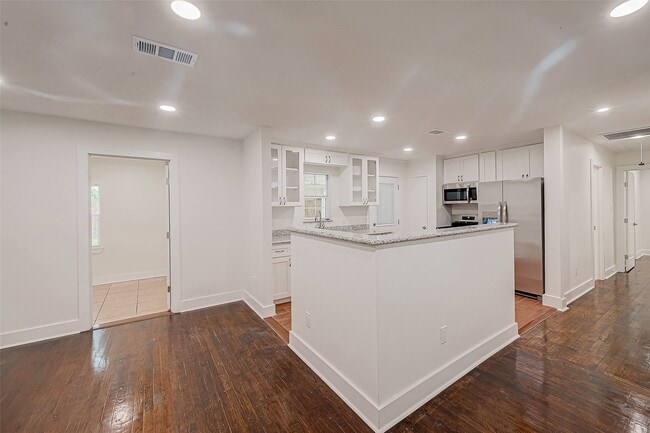 Photo - 5703 Belmark St