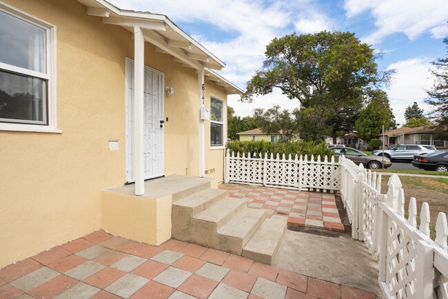 Photo - 617 N Rosemary Ln Unidad 617