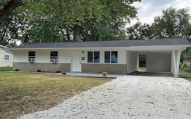 Building Photo - 17 Drexel Dr Rental