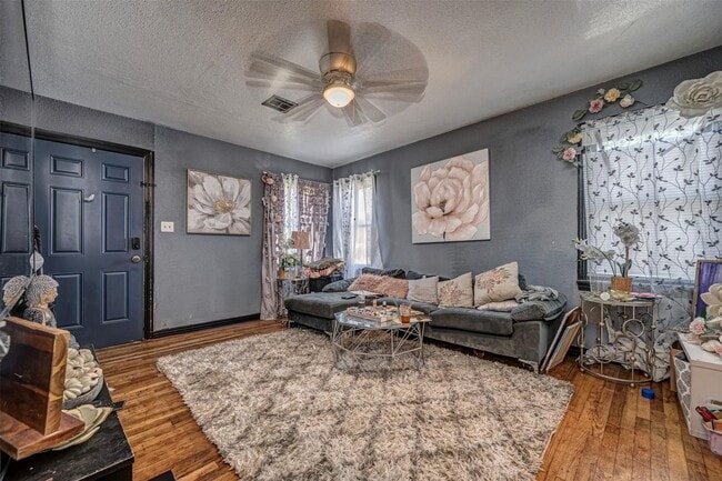 Photo - Three Bedroom Rental