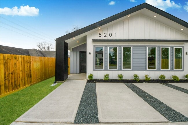 Photo - 5201 Fairchild St