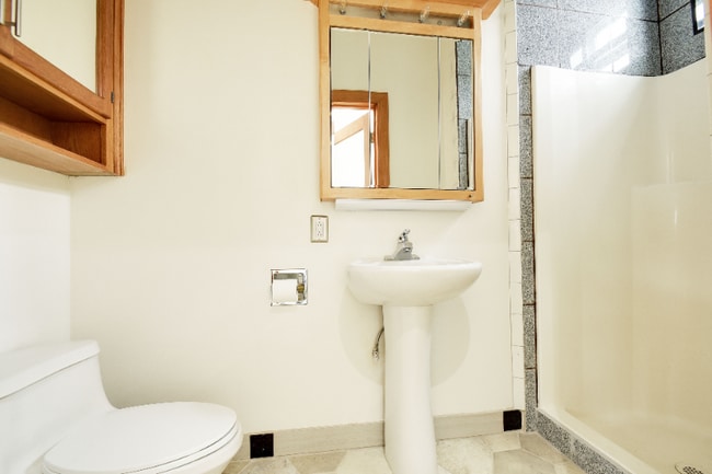 Photo - 2328 Hoyt Ave Unit 2