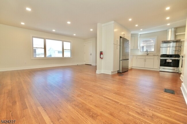 Photo - 25 Sanford Ave Unit 1