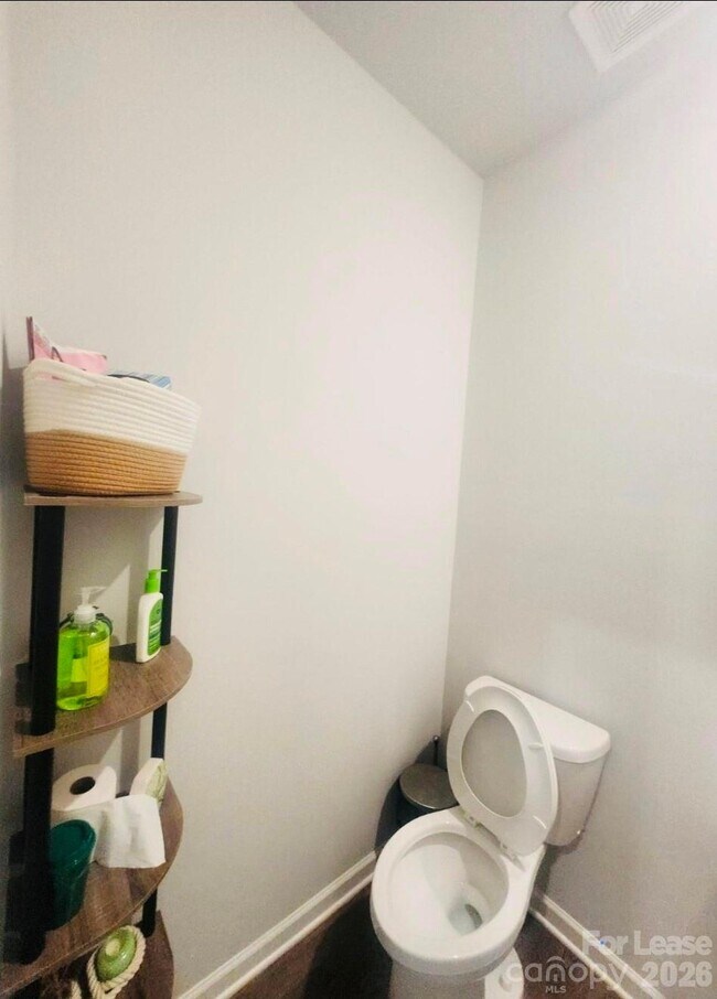 Photo - 5240 Kinsbridge Dr