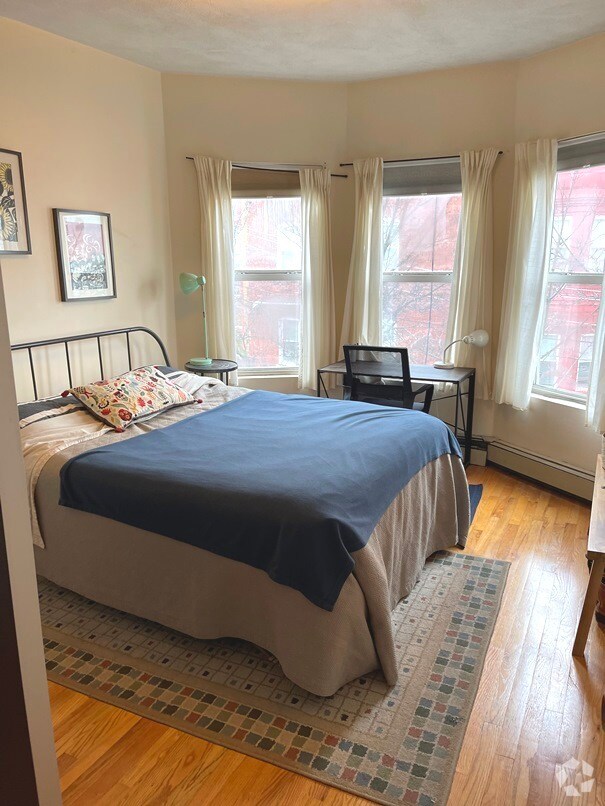 Building Photo - 116 Berkshire St Unit 7 Rental