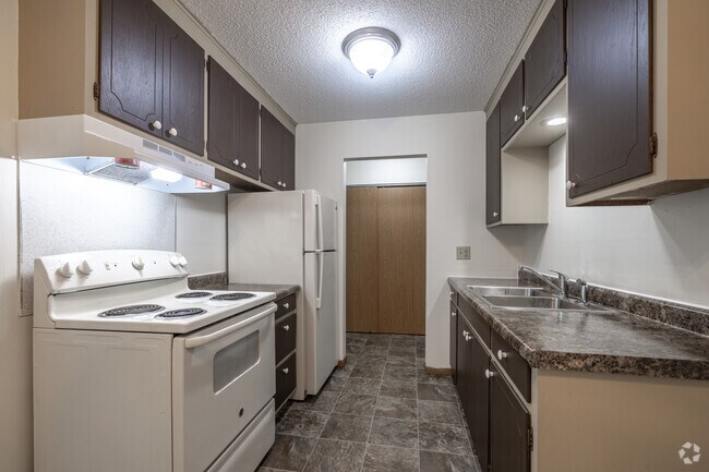 1BR, 1BA - 670SF - Kitchen