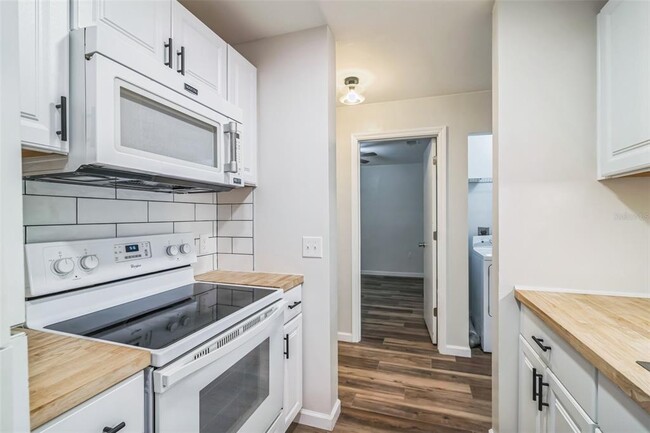 Photo - 3800 SW 20th Ave Unit 112