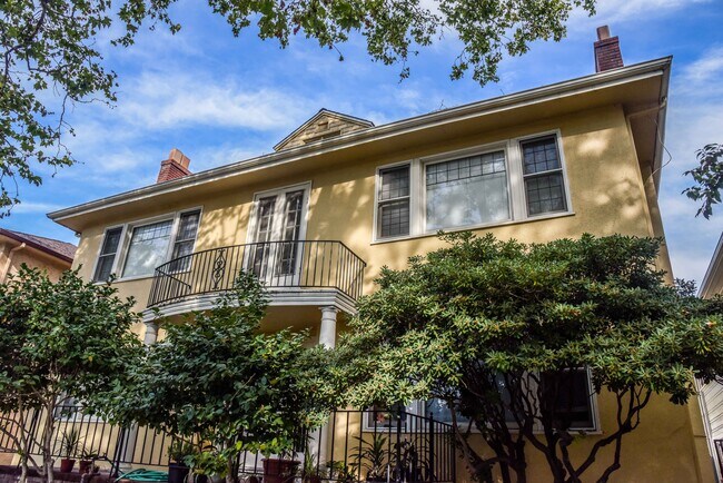 1039 33rd St - 1039 33rd St