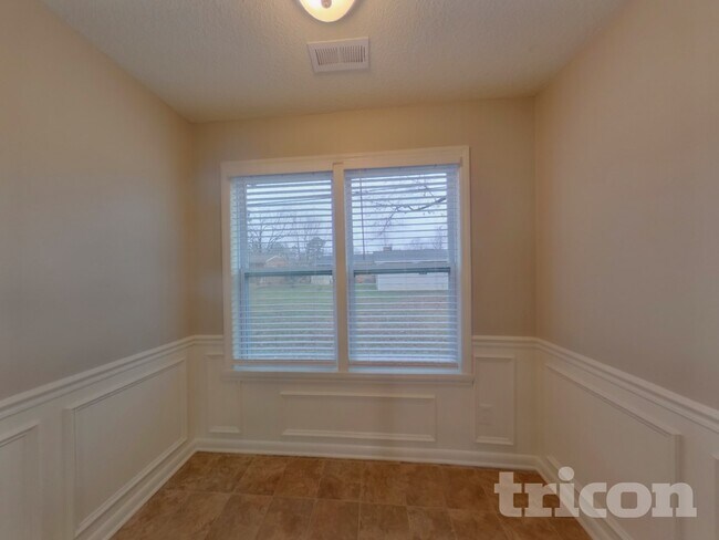 Photo - 6027 Running Deer Rd