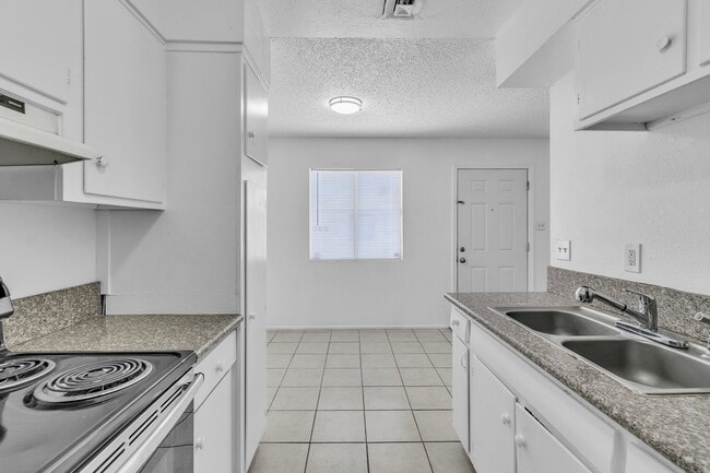 Photo - 2508 E Mesquite Ave Unit 3