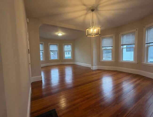 Building Photo - 10 Lambert Ave Unit 10 Lambert Ave