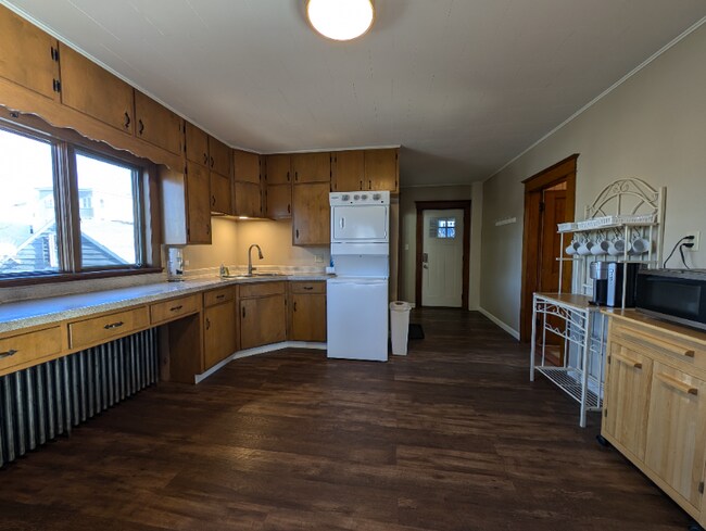 Photo - 492 Burgess St Unit 2