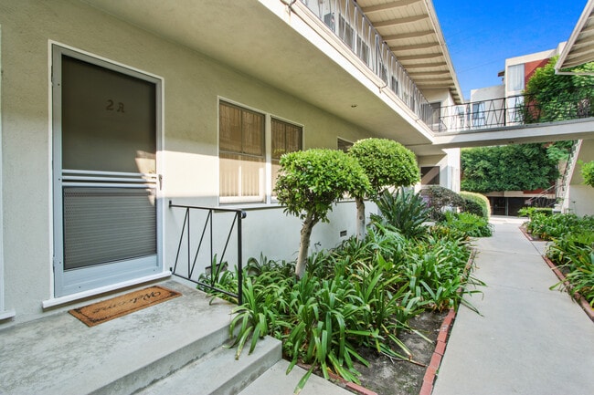 Photo - 10906 Santa Monica Blvd, prime Westwood!