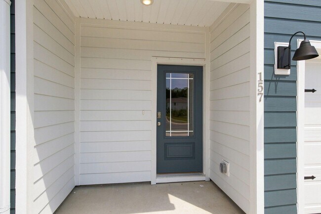 Photo - 157 Hawk St
