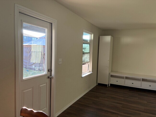 Photo - 10310 Glimmer