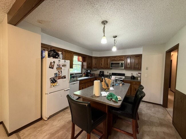 Photo - 21 Highland Dr