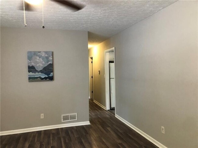 Photo - 409 Shamrock Dr