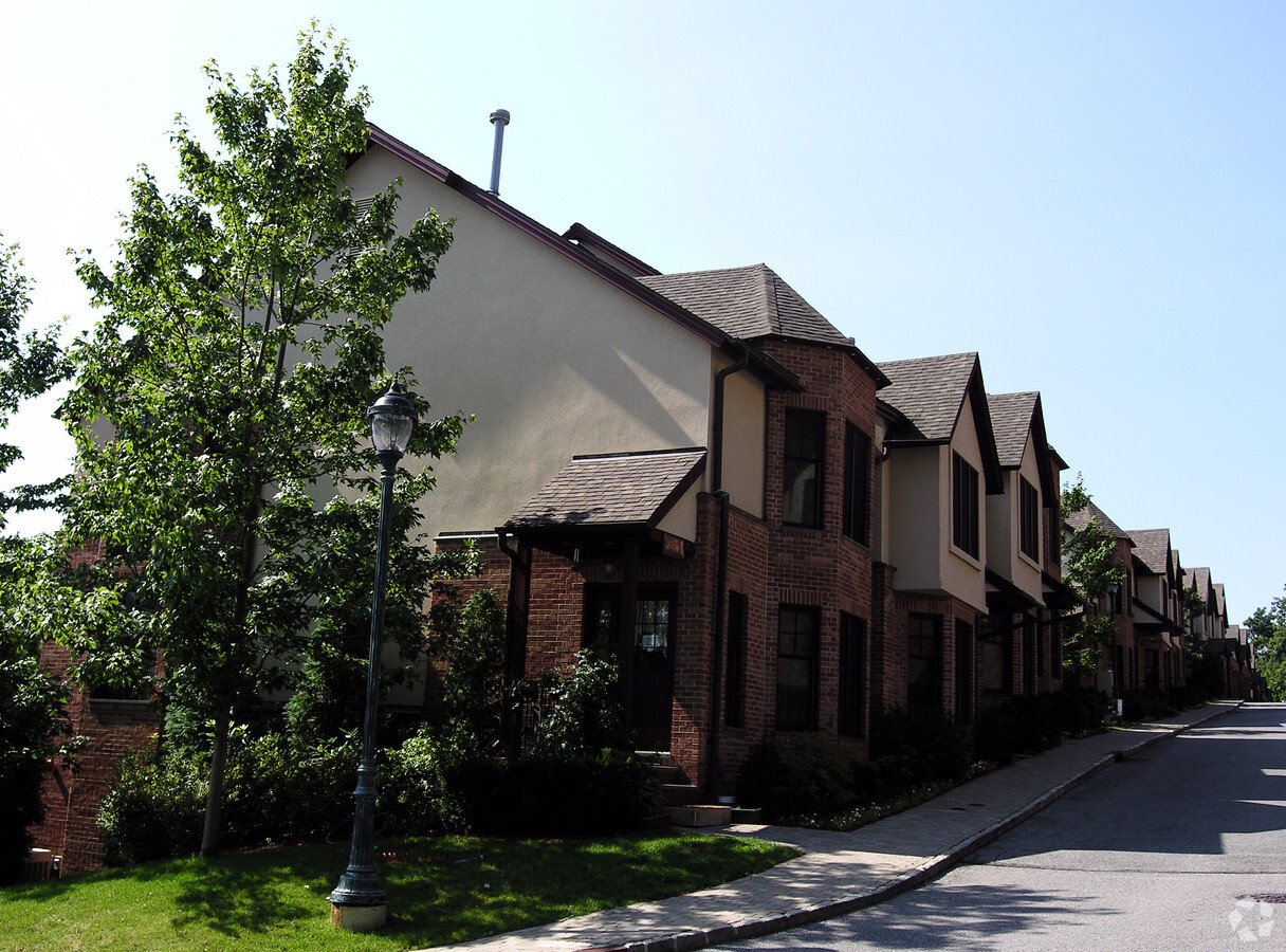 Stone Ridge Manor - Stone Ridge Manor Apartments