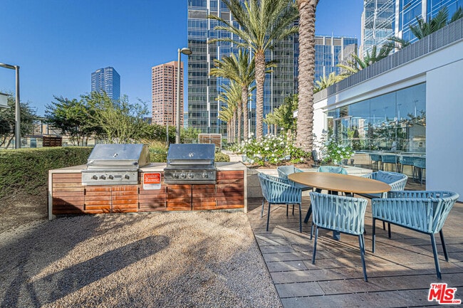 Photo - 877 Francisco St Unit 1711