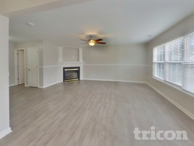 Photo - 5940 Briggs Dr