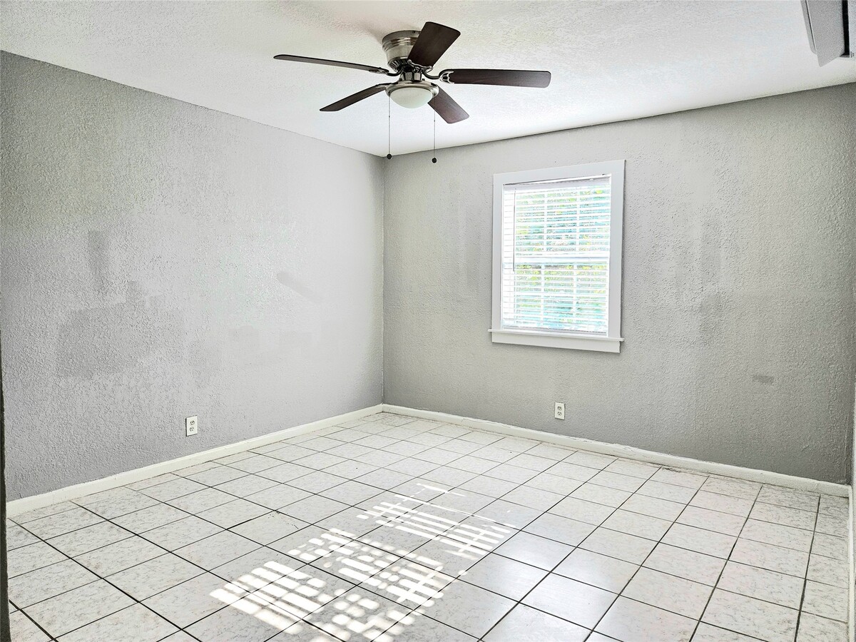 Photo - 1109 Broadway Avenue J Unit 15