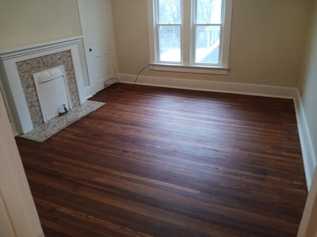Photo - 813 4th St Unit 813Fourth Street (upstairs apartment)