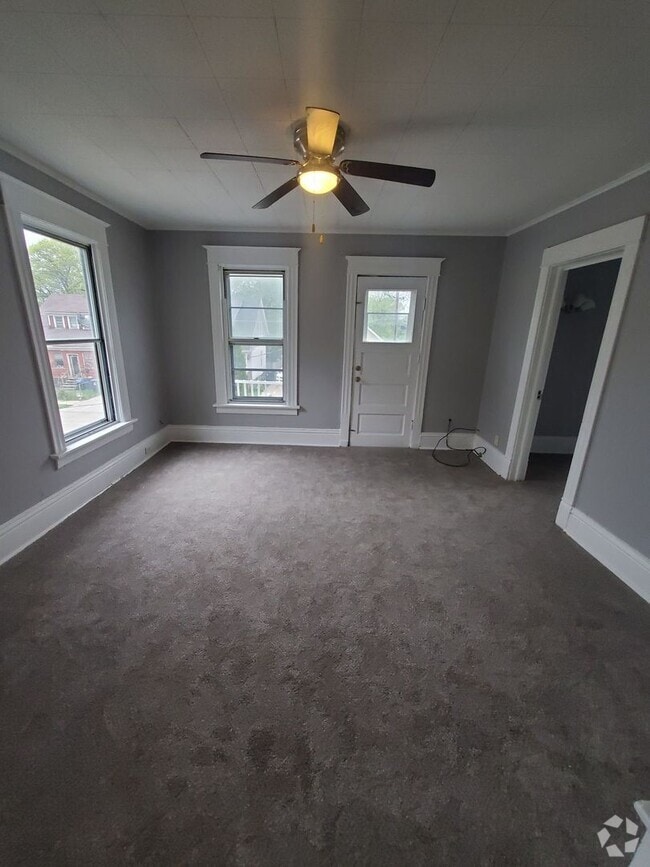 Building Photo - 509 Parkview Dr Unit 509A Upper Rental