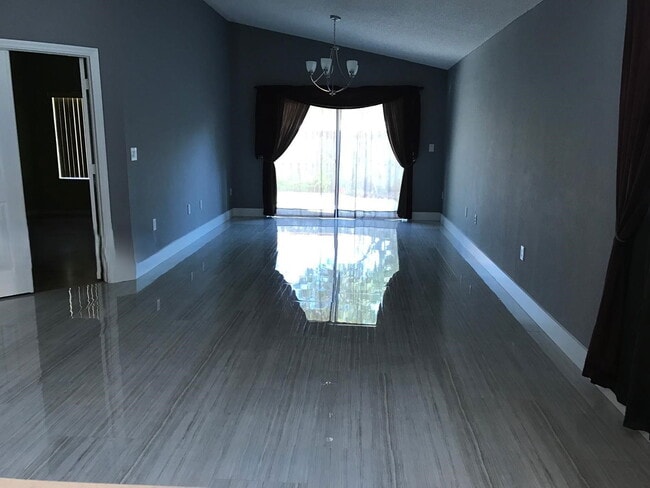 Photo - 16405 Sapphire St