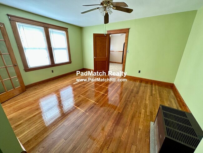 Photo - 35 Lens St Unit 2