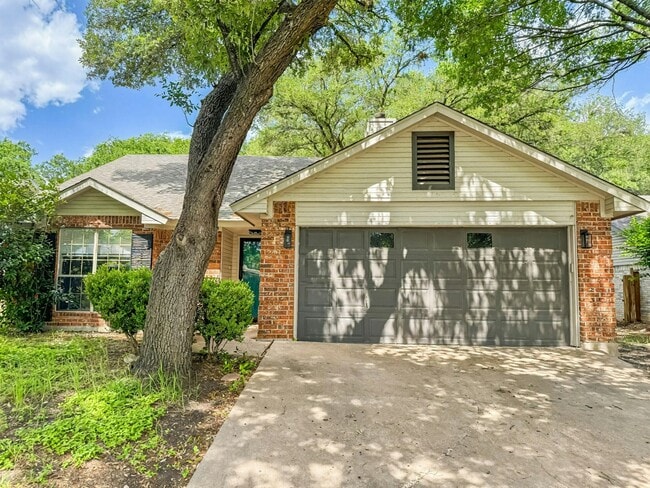 Building Photo - 1815 Ramada Dr