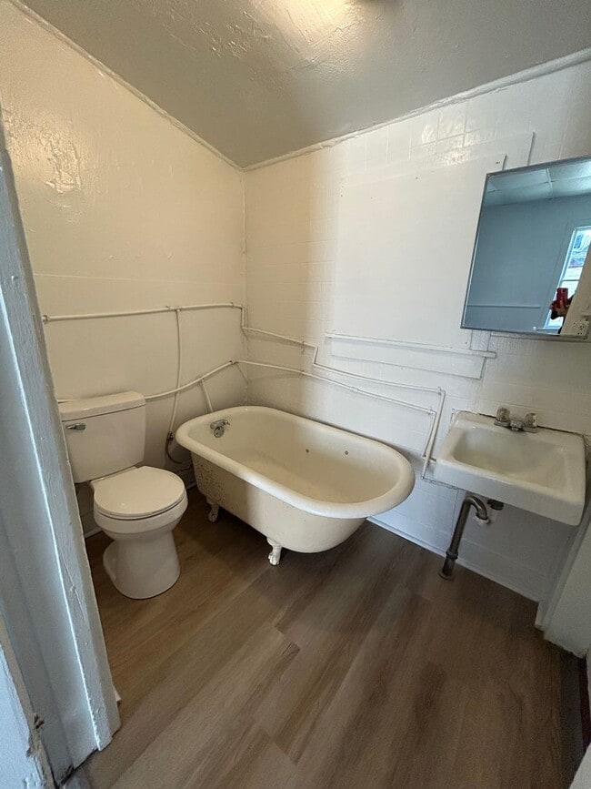 Photo - 1 Bed 1 Bath House Available To Rent For $...