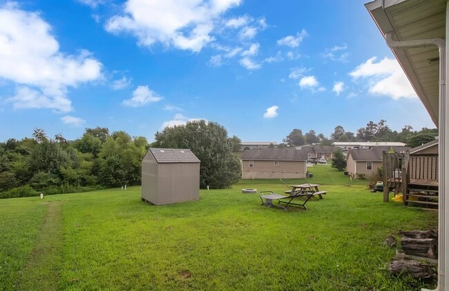 Photo - 1863 Country Meadows Dr