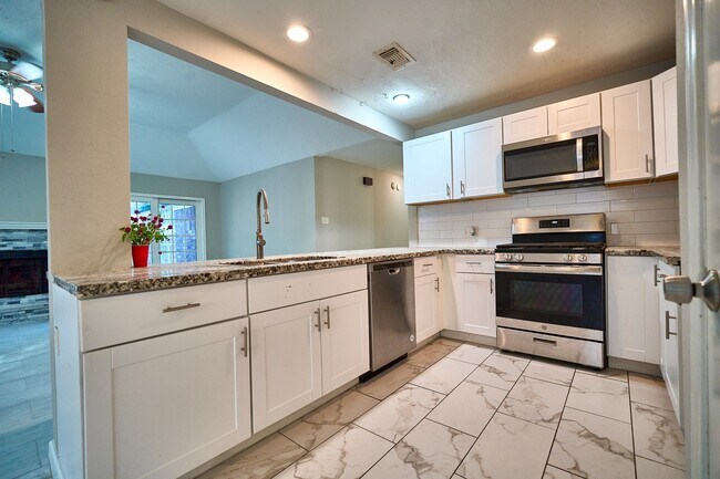 Photo - 2314 Pebbledowne Cir