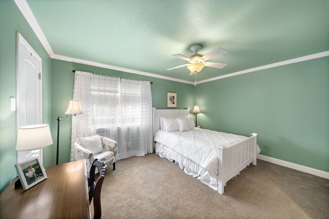 Photo - 8944 Chatsworth Dr