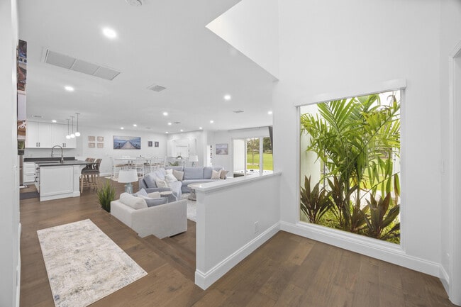 Building Photo - 17235 Bay St